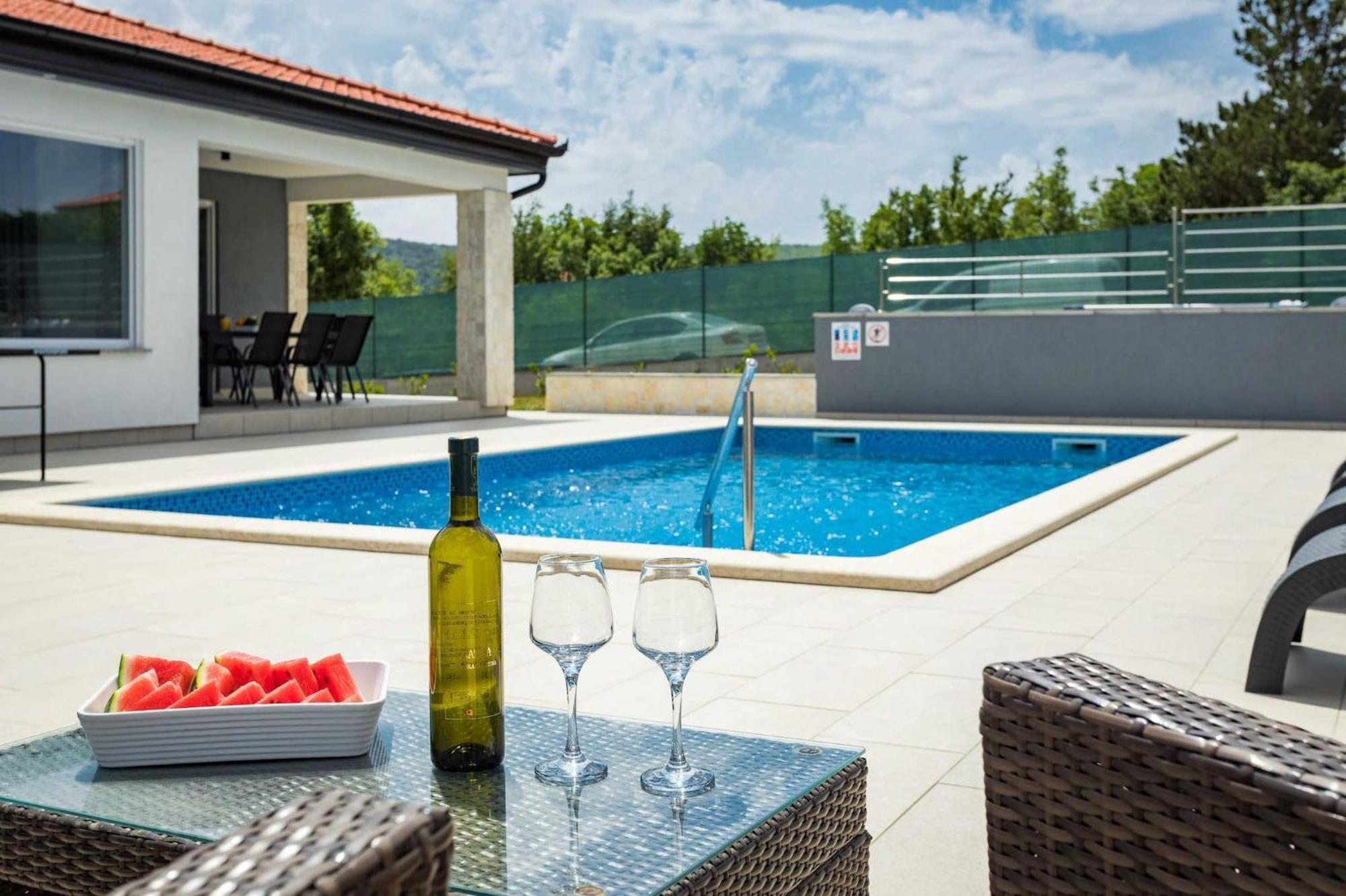 לאבין Holiday Home Greta מראה חיצוני תמונה